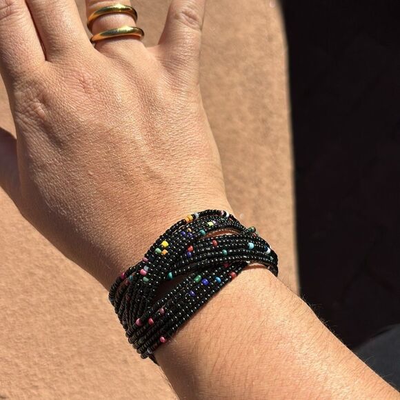 Beautiful handmade cuff beaded bracelet - Picture 5 of 5